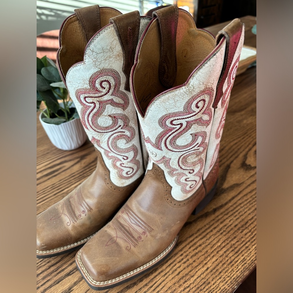 Ariat Brand Women’s Size 8.5 Cowboy Boots